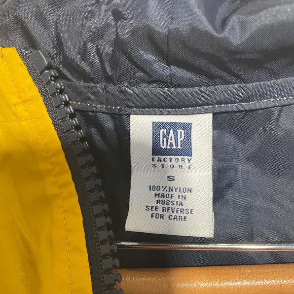 Gap Factory Anorak Windbreaker with hood and pockets includes bag - Picture 4 of 7